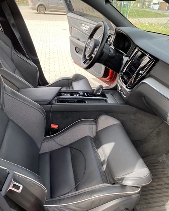 Volvo V60 cena 149999 przebieg: 38000, rok produkcji 2021 z Pobiedziska małe 121